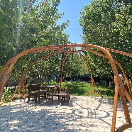 Sunny Hostel Osh Εξωτερικό φωτογραφία