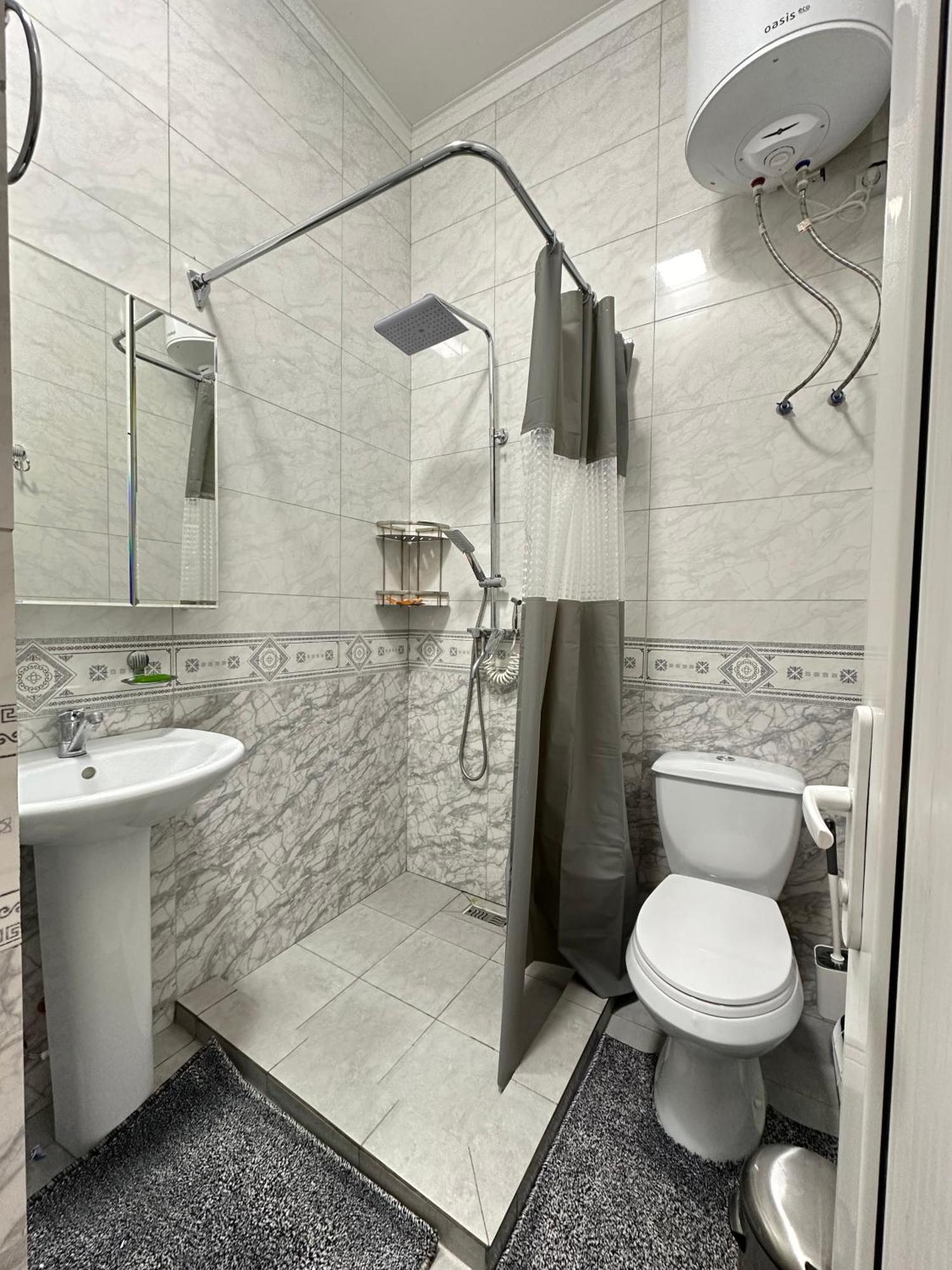 Sunny Hostel Osh Εξωτερικό φωτογραφία