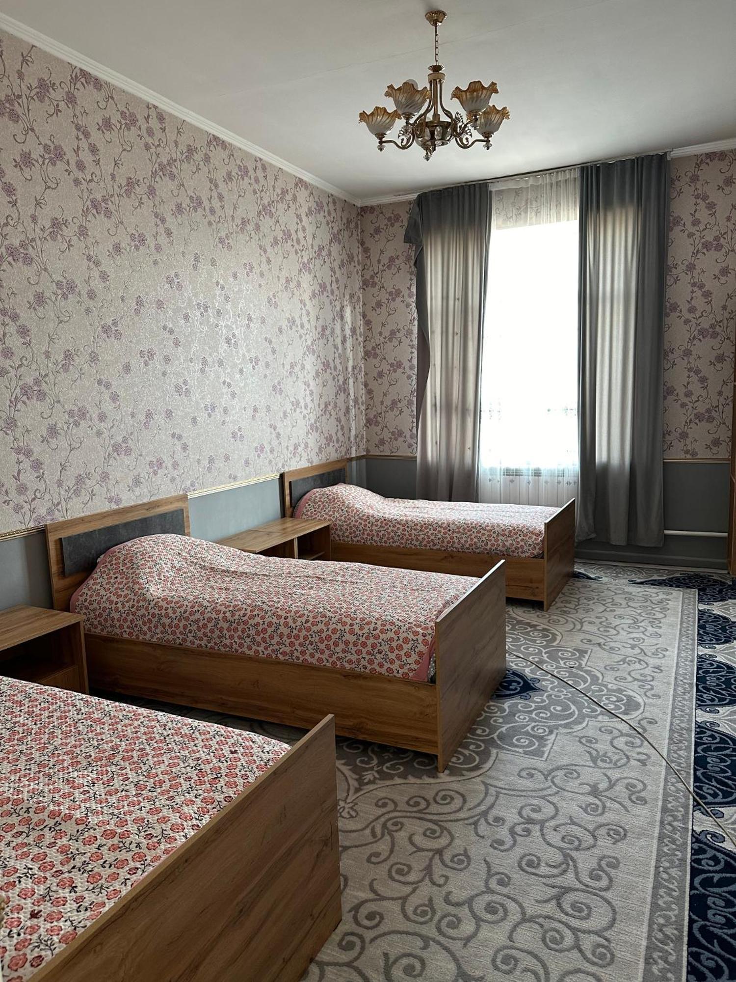 Sunny Hostel Osh Εξωτερικό φωτογραφία