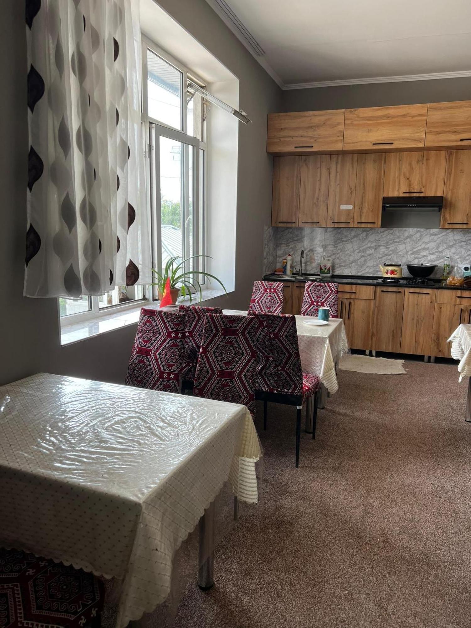 Sunny Hostel Osh Εξωτερικό φωτογραφία